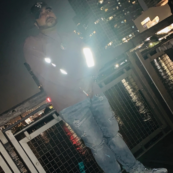 Meet your Posher, Chris - Picture 3 of 4